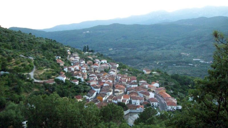 Cruz del Valle Santa ngoài đời thật