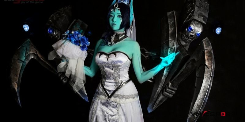 cosplay lmht tướng Morgana với màu da xanh