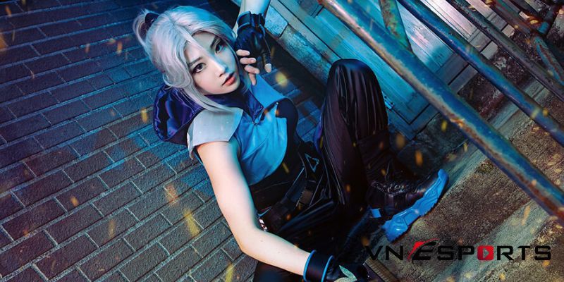 Jett cosplay bới nữ game thủ Charess (5)