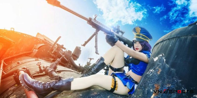 cosplay-caitlyn-si-quan-7 Cosplay LOL Caitlyn trên tàu hỏa